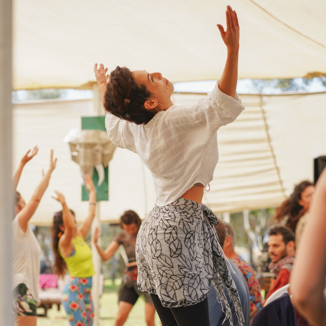 מיקי שבירו - ריקוד אפריקאי